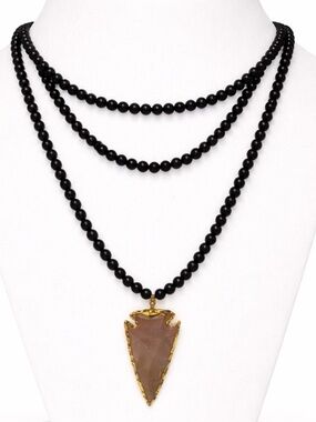 Glass and stone arrowhead beaded necklace